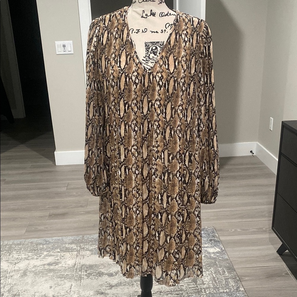 Preston and York Elegant Snake Print Dress runs big